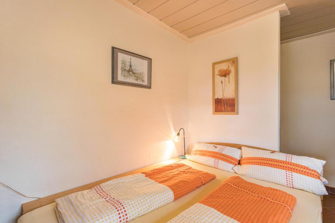Haus Rosi Und Werner Appartement Emmerting Buitenkant foto